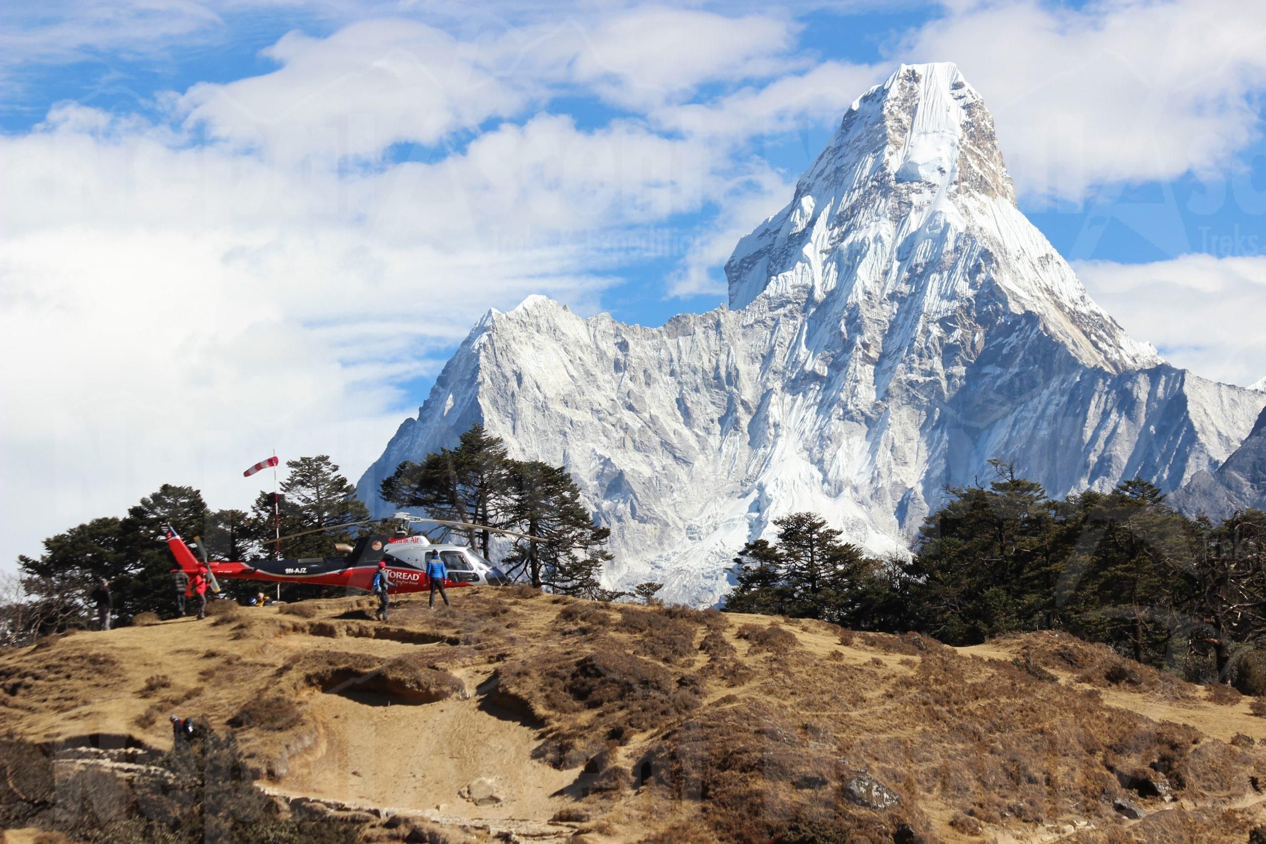 mt-everest-tour-in-helicopter